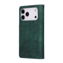 Lade das Bild in den Galerie-Viewer, Casekis Studded Zip Leather Wallet Wristlet Phone Case Green
